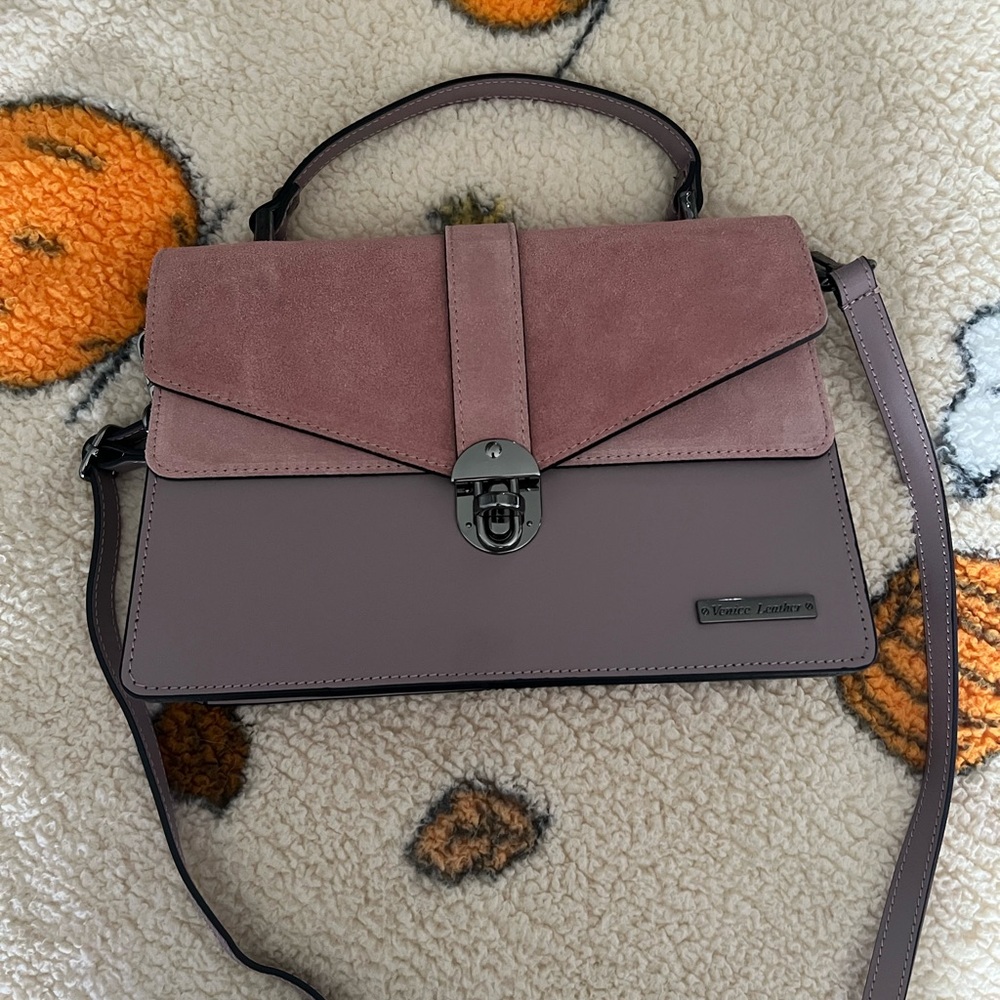 Elegant Two-Tone Handbag